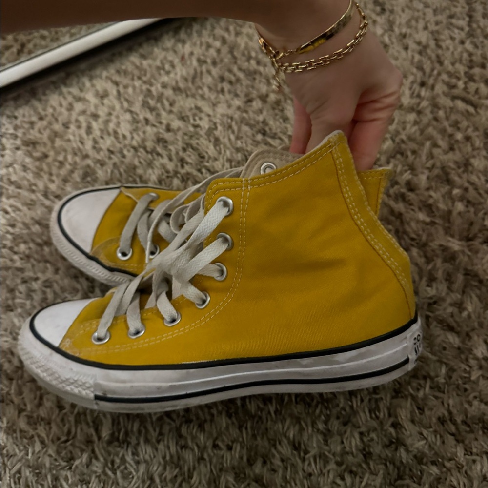 fun yellow converse